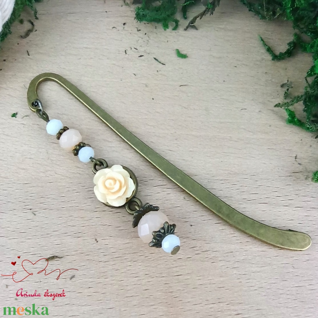 Krém rózsás könyvjelző - Anyák napi apró figyelmesség #38 - könyv & zene - könyvjelző - Meska.hu