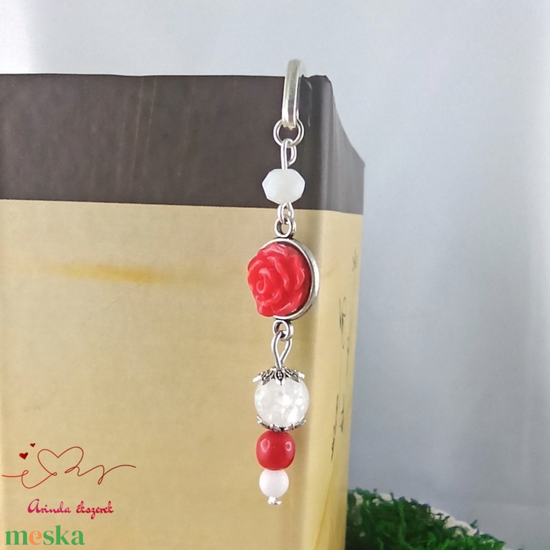 Piros rózsás könyvjelző - Anyák napi apró figyelmesség #63 - könyv & zene - könyvjelző - Meska.hu