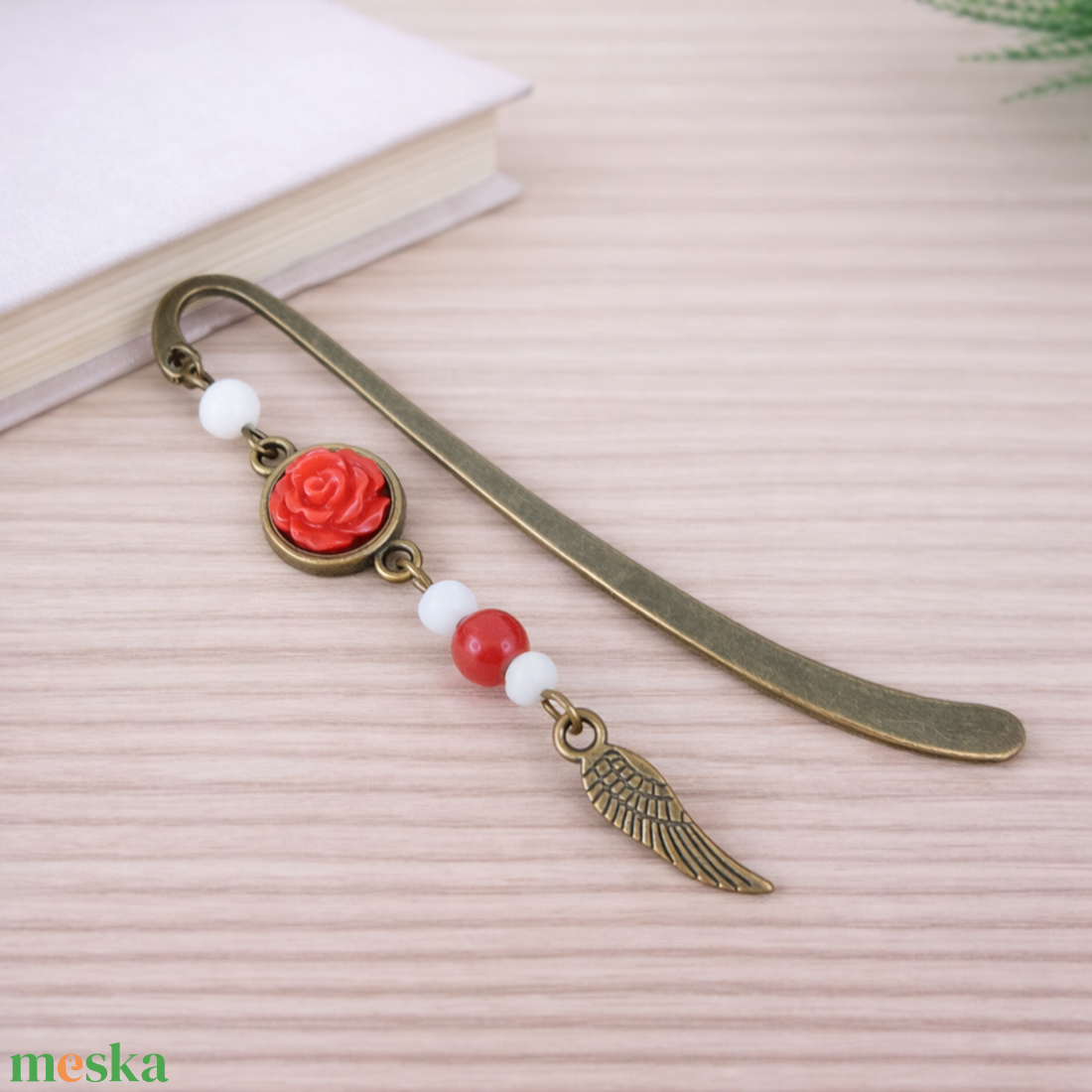 Piros rózsás könyvjelző - Anyák napi apró figyelmesség #60 - könyv & zene - könyvjelző - Meska.hu