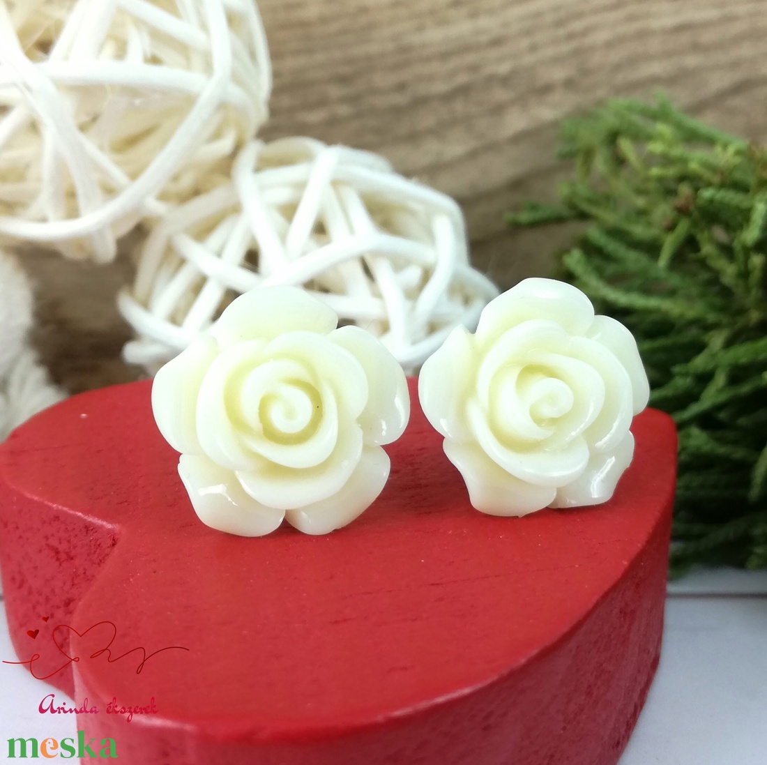 14 mm krém rózsa bedugós fülbevaló � nemesacél alapú romantikus virág ékszer, ajándék nőknek - ékszer - fülbevaló - pötty fülbevaló - Meska.hu