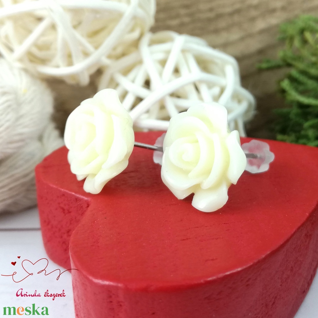 14 mm krém rózsa bedugós fülbevaló � nemesacél alapú romantikus virág ékszer, ajándék nőknek - ékszer - fülbevaló - pötty fülbevaló - Meska.hu