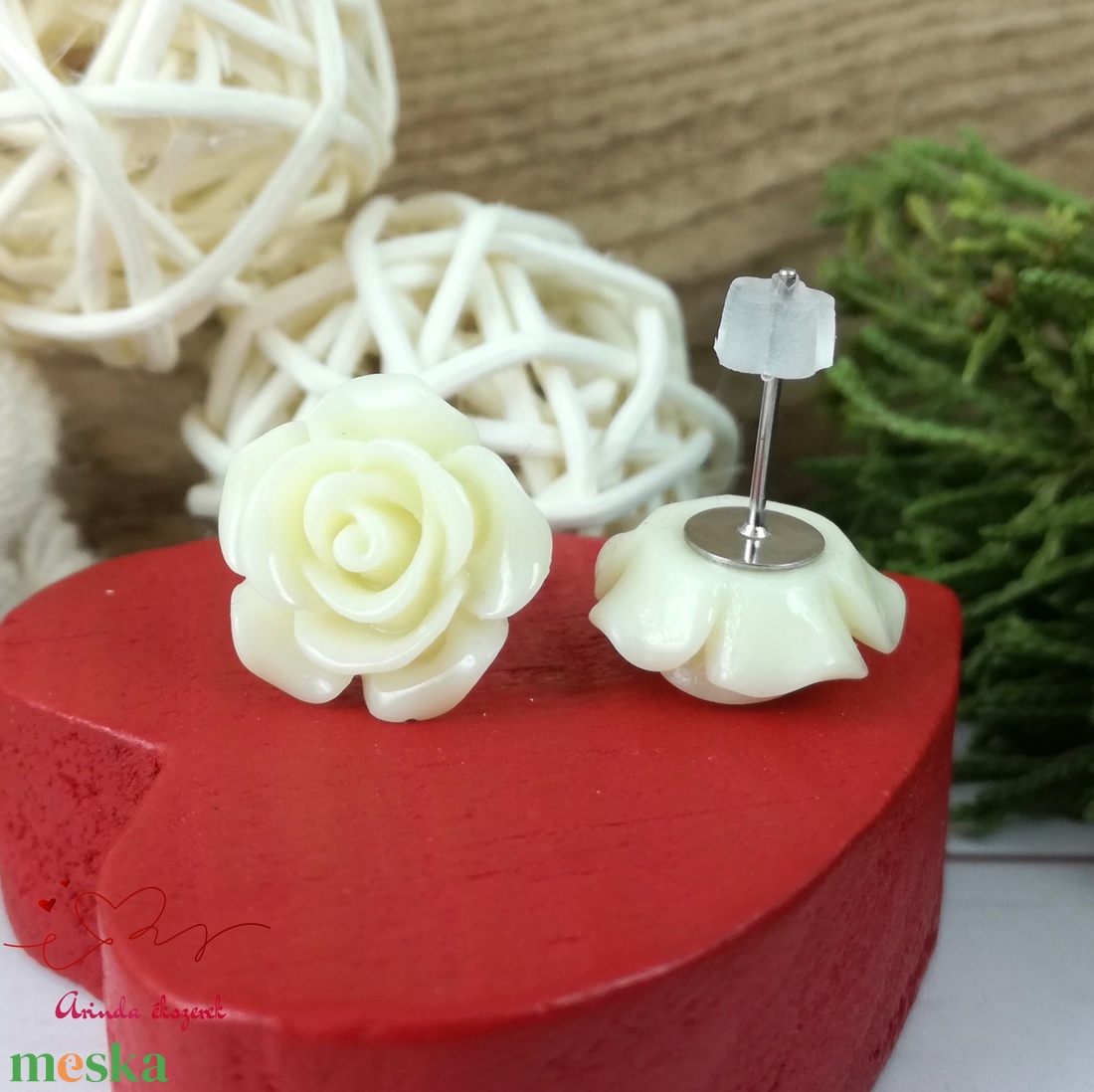 14 mm krém rózsa bedugós fülbevaló � nemesacél alapú romantikus virág ékszer, ajándék nőknek - ékszer - fülbevaló - pötty fülbevaló - Meska.hu