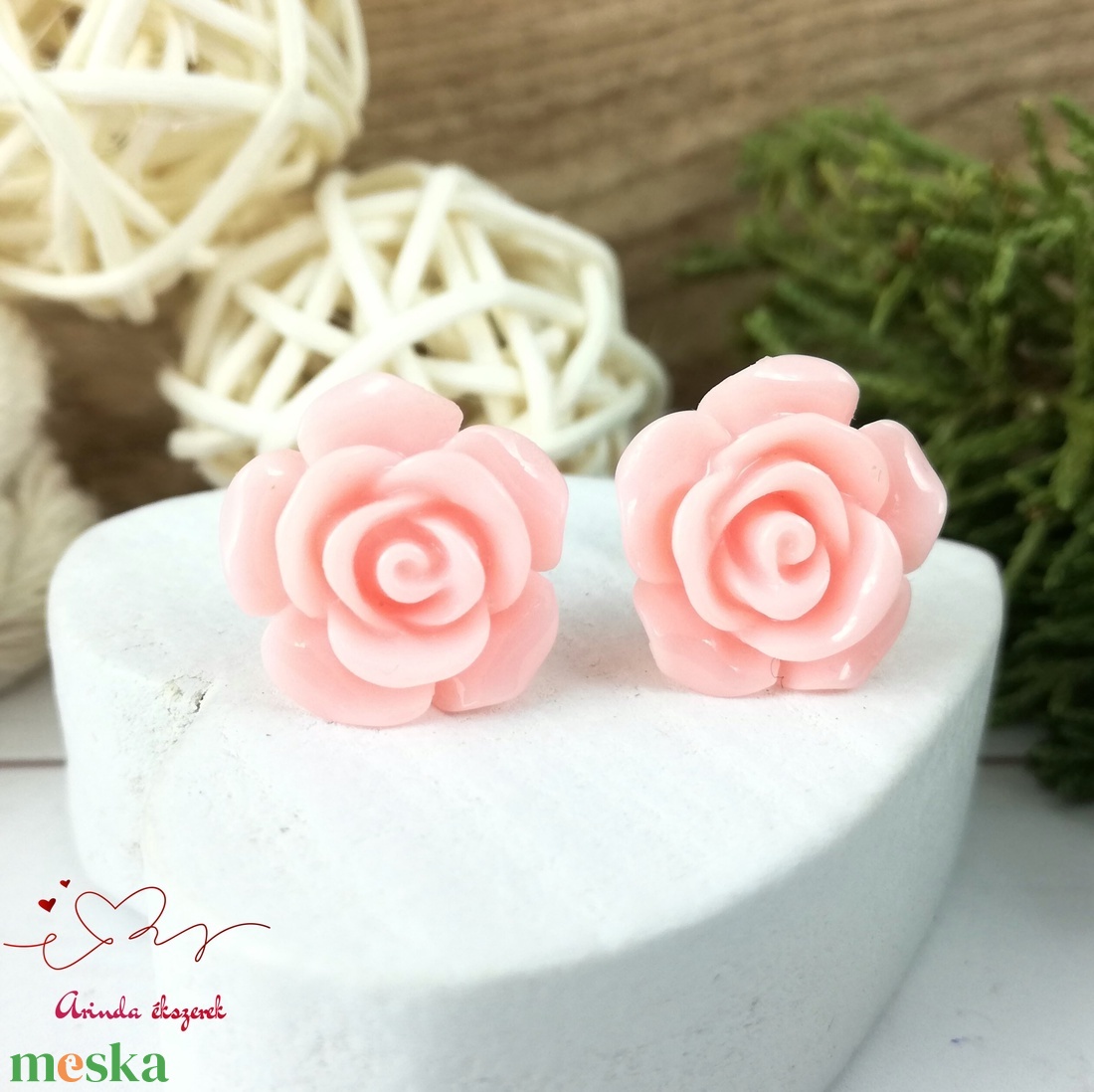 14 mm rózsaszín rózsa bedugós fülbevaló � nemesacél alapú romantikus virág ékszer, ajándék nőknek - ékszer - fülbevaló - pötty fülbevaló - Meska.hu