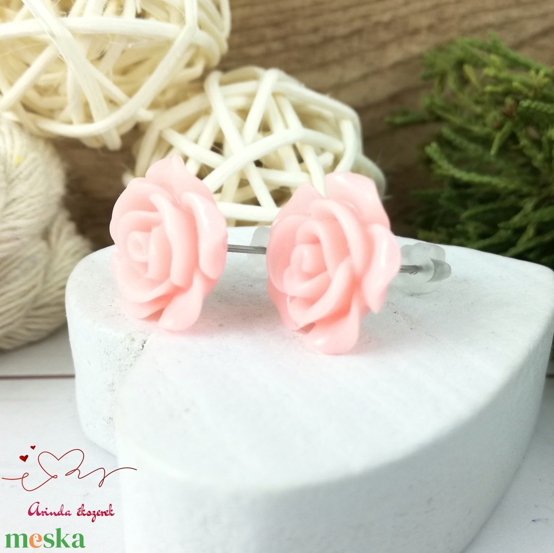 14 mm rózsaszín rózsa bedugós fülbevaló � nemesacél alapú romantikus virág ékszer, ajándék nőknek - ékszer - fülbevaló - pötty fülbevaló - Meska.hu