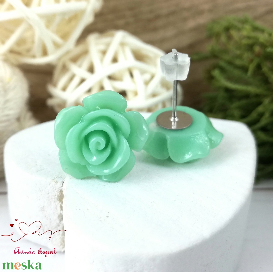 14 mm menta rózsa bedugós fülbevaló � nemesacél alapú romantikus virág ékszer, ajándék nőknek - ékszer - fülbevaló - pötty fülbevaló - Meska.hu