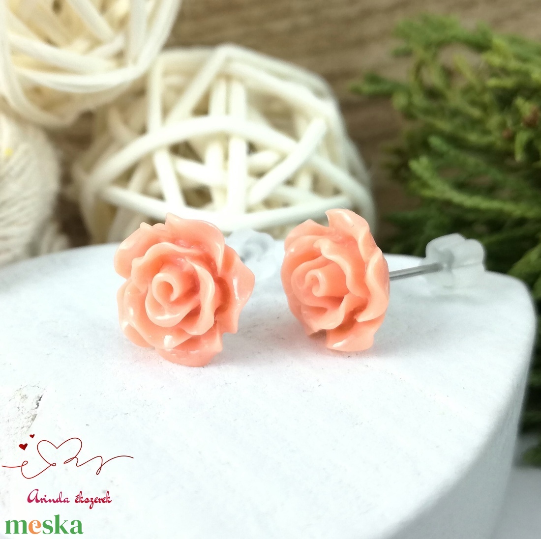 Púder rózsás bedugós fülbevaló � 10 mm, nemesacél alapú elegáns virág ékszer - ékszer - fülbevaló - pötty fülbevaló - Meska.hu