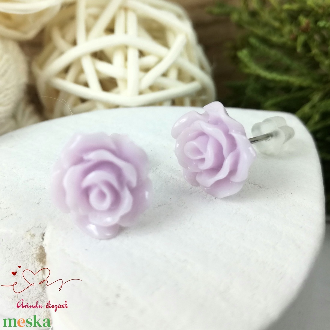 Levendula rózsás bedugós fülbevaló � 10 mm, nemesacél alapú elegáns virág ékszer - ékszer - fülbevaló - pötty fülbevaló - Meska.hu