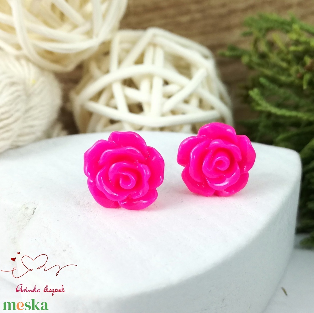 Pink rózsás bedugós fülbevaló � 10 mm, nemesacél alapú elegáns virág ékszer - ékszer - fülbevaló - pötty fülbevaló - Meska.hu