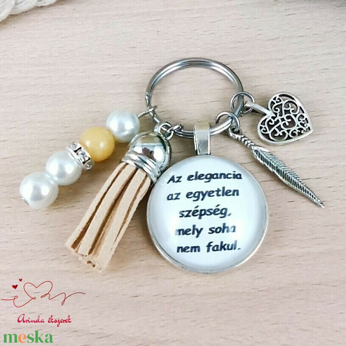 Az elegancia az egyetlen szépség, mely soha nem fakul idézetes kulcstartó � elegáns ajándék nőknek - táska & tok - kulcstartó & táskadísz - kulcstartó - Meska.hu
