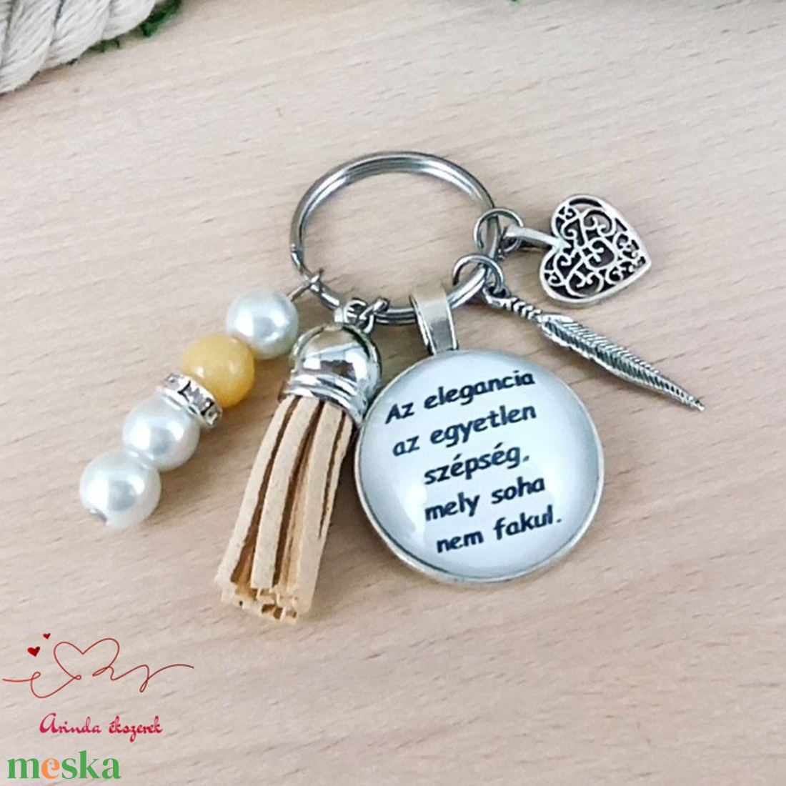 Az elegancia az egyetlen szépség, mely soha nem fakul idézetes kulcstartó � elegáns ajándék nőknek - táska & tok - kulcstartó & táskadísz - kulcstartó - Meska.hu