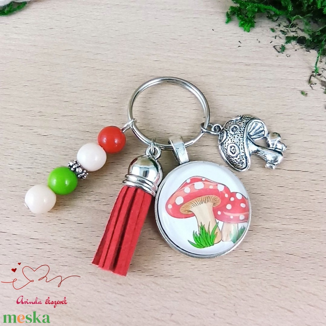 Piros pöttyös gomba mintás üveglencsés kulcstartó piros bojttal � erdei ajándék - táska & tok - kulcstartó & táskadísz - kulcstartó - Meska.hu