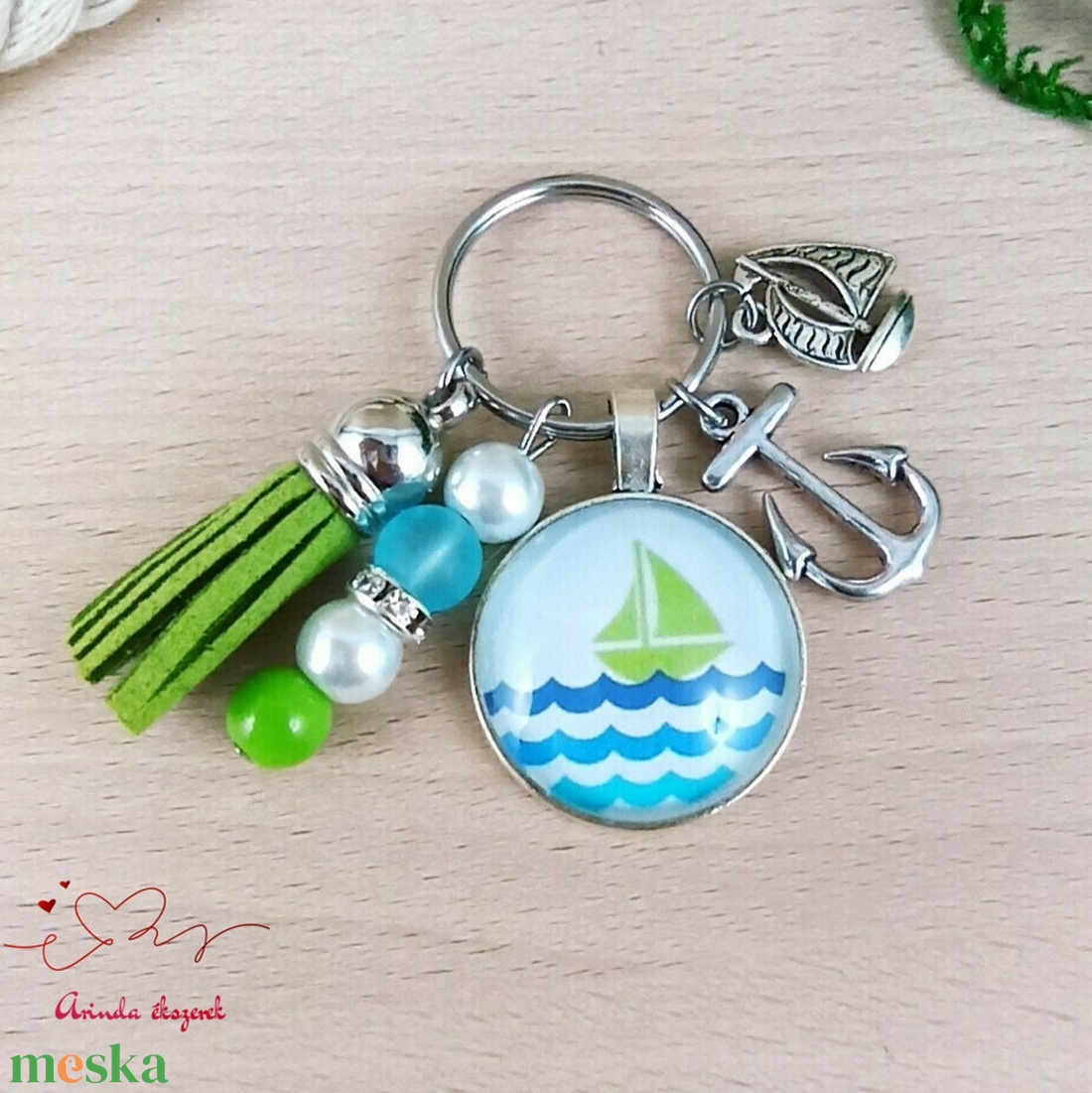 Vitorlás hajó mintás üveglencsés kulcstartó zöld bojttal � tengerész ajándék - táska & tok - kulcstartó & táskadísz - kulcstartó - Meska.hu