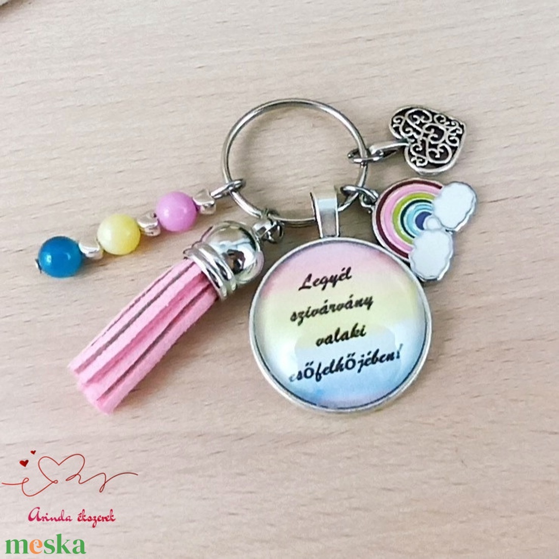 Legyél szivárvány valaki esőfelhőjében motivációs kulcstartó rózsaszín bojttal � inspiráló ajándék - táska & tok - kulcstartó & táskadísz - kulcstartó - Meska.hu