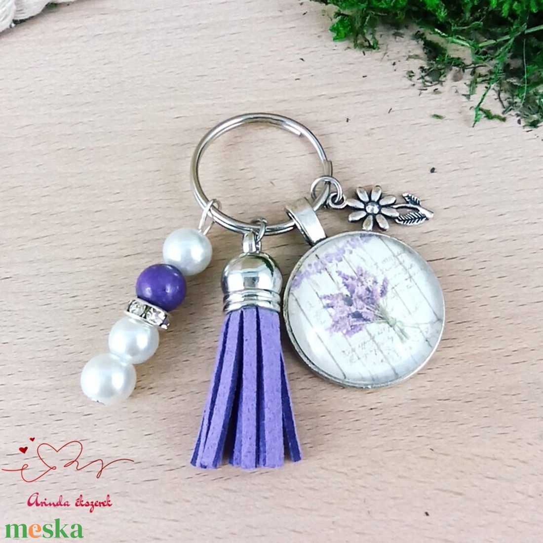Levendulás üveglencsés kulcstartó lila bojttal � romantikus ajándék nőknek - táska & tok - kulcstartó & táskadísz - kulcstartó - Meska.hu