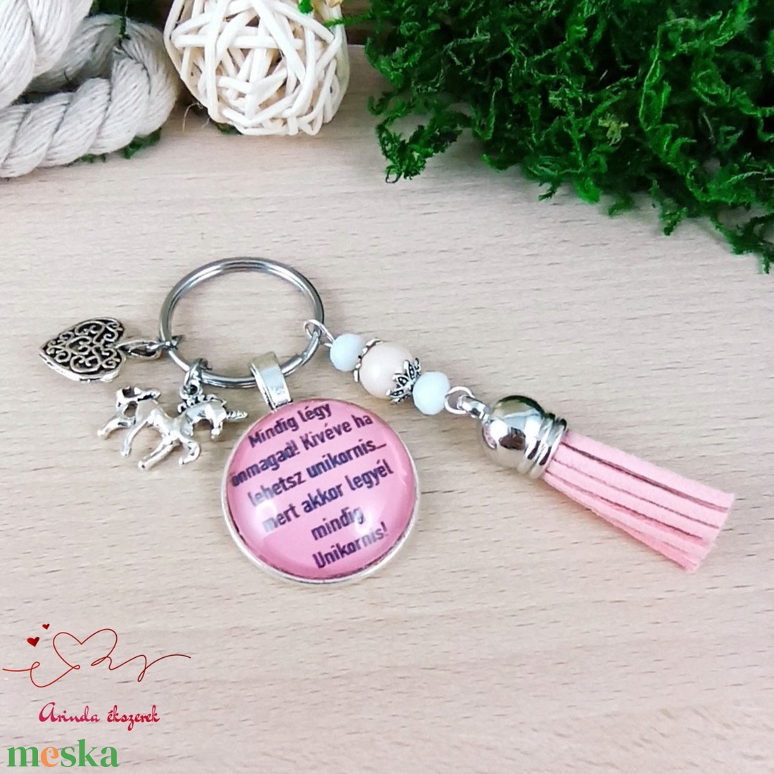 Unikornisos motivációs üveglencsés kulcstartó rózsaszín bojttal � inspiráló ajándék kislányoknak - táska & tok - kulcstartó & táskadísz - kulcstartó - Meska.hu
