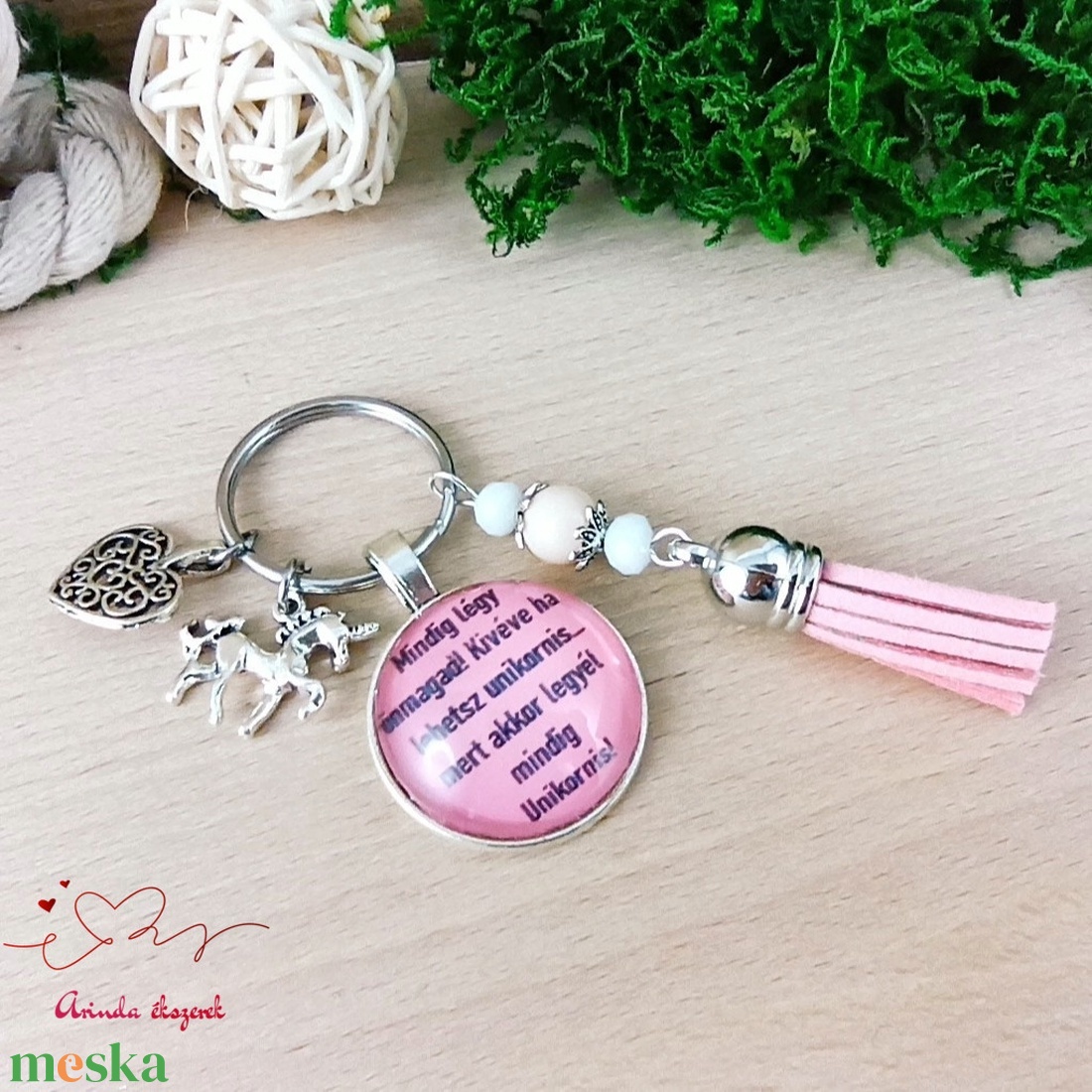 Unikornisos motivációs üveglencsés kulcstartó rózsaszín bojttal � inspiráló ajándék kislányoknak - táska & tok - kulcstartó & táskadísz - kulcstartó - Meska.hu