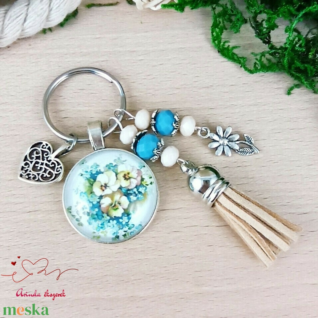Nefelejcs virágmintás üveglencsés kulcstartó bézs bojttal � szívhez szóló ajándék nőknek - táska & tok - kulcstartó & táskadísz - kulcstartó - Meska.hu