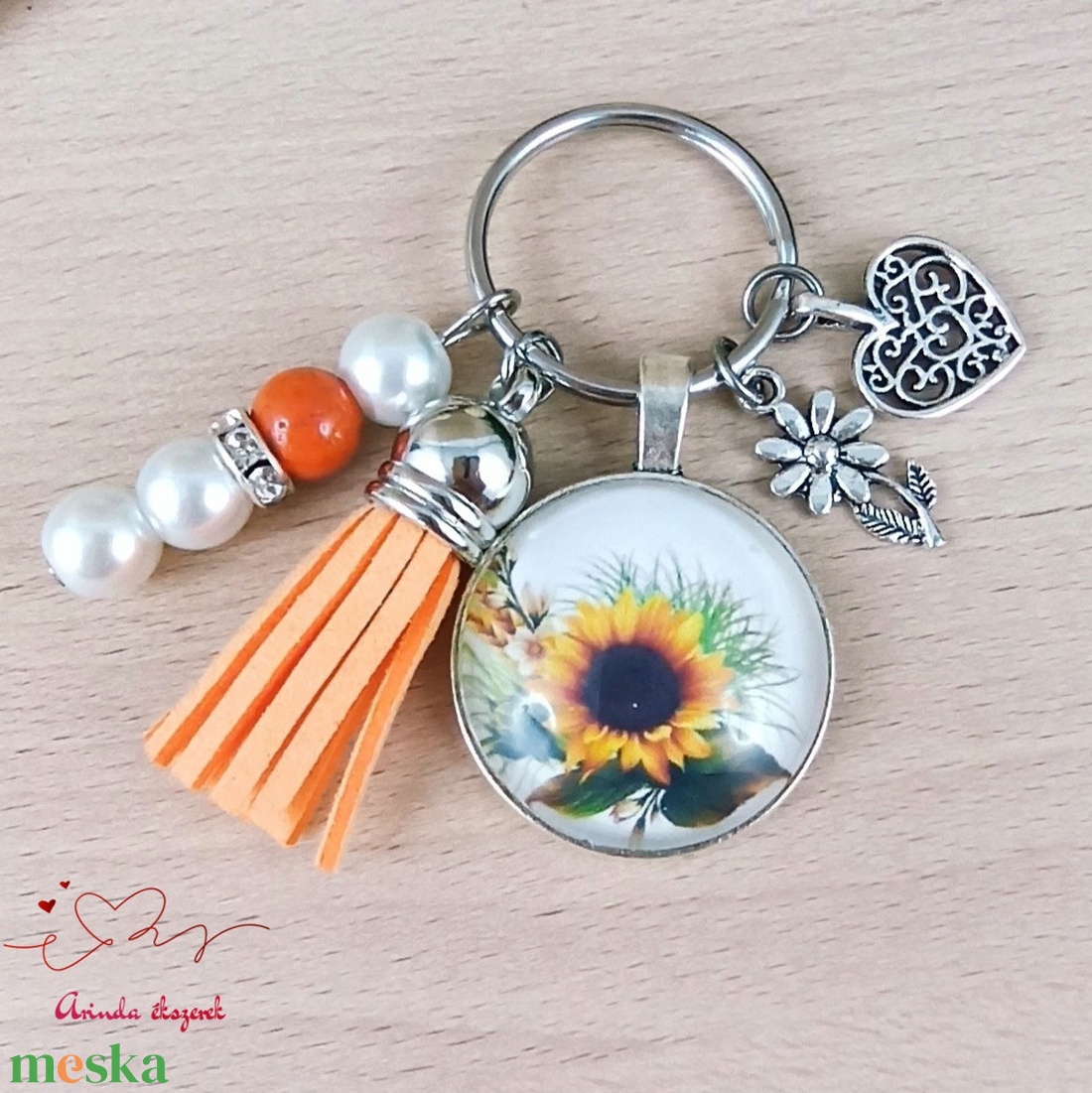 Napraforgó mintás üveglencsés kulcstartó narancs bojttal � vidám nyári ajándék nőknek - táska & tok - kulcstartó & táskadísz - kulcstartó - Meska.hu