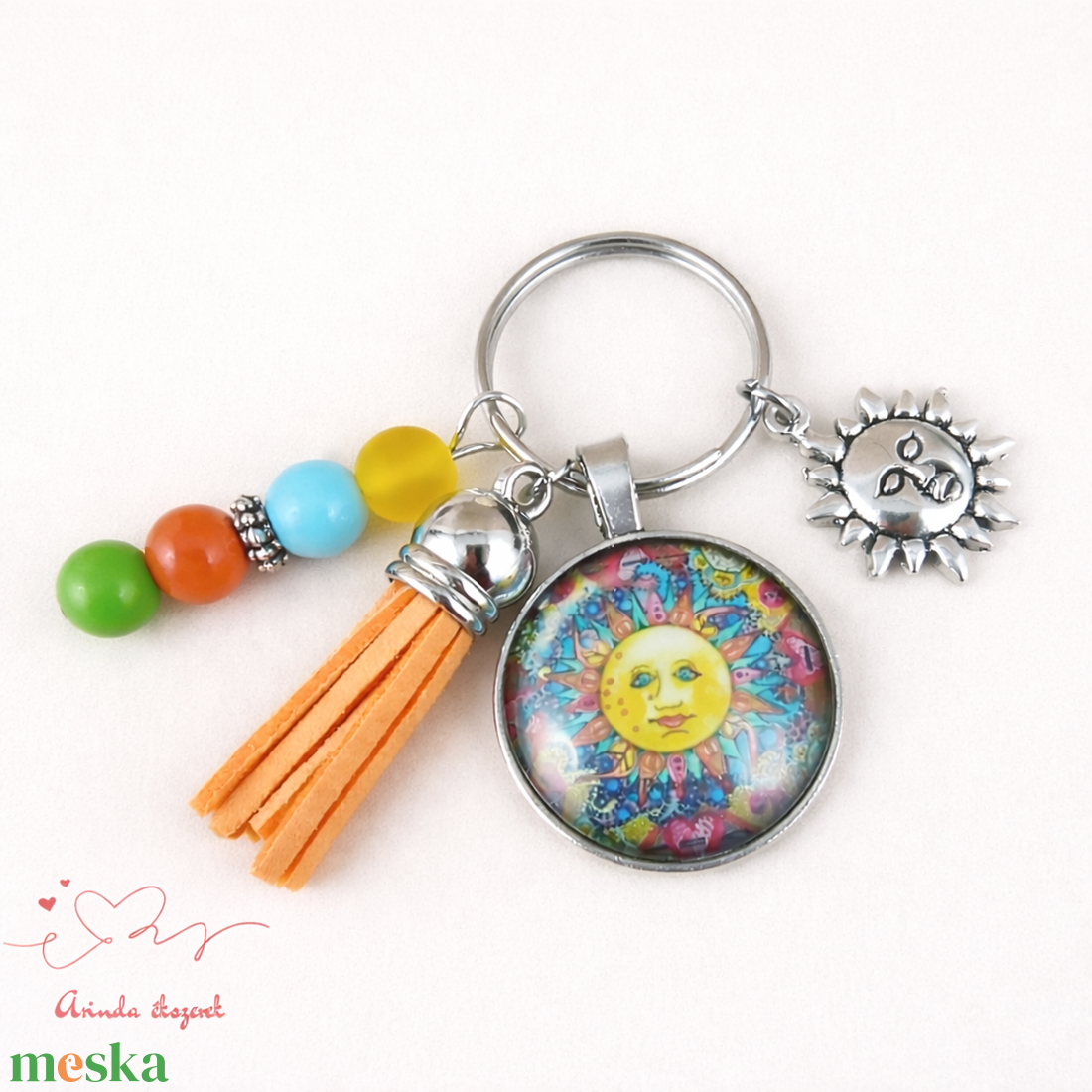 Színes nap motívumos üveglencsés kulcstartó narancs bojttal � bohém ajándék nőknek - táska & tok - kulcstartó & táskadísz - kulcstartó - Meska.hu