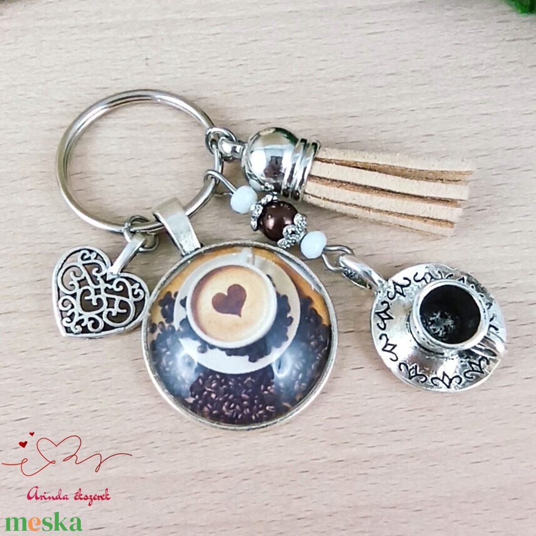 Reggeli energia � kávés üveglencsés kulcstartó bézs bojttal, ajándék kávéimádóknak - táska & tok - kulcstartó & táskadísz - kulcstartó - Meska.hu