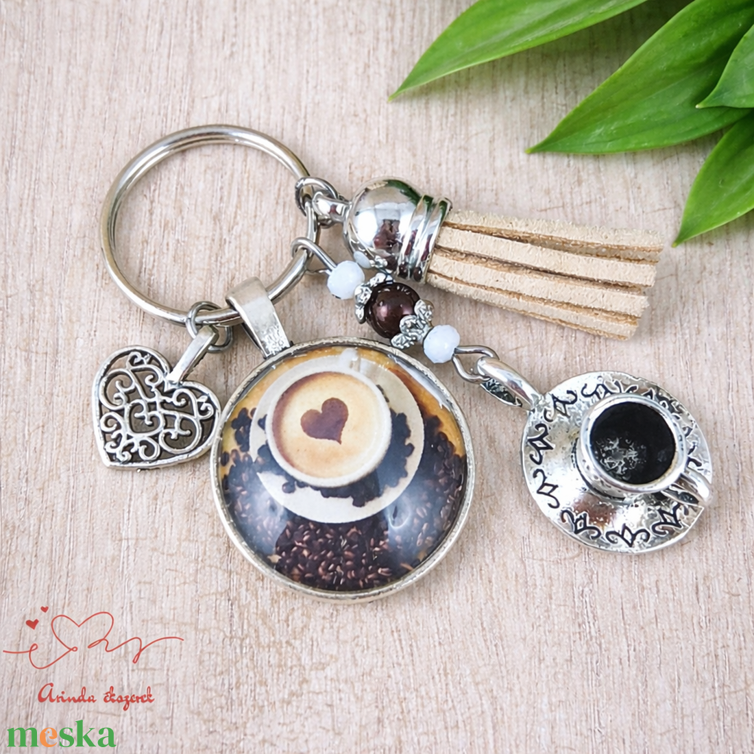 Reggeli energia � kávés üveglencsés kulcstartó bézs bojttal, ajándék kávéimádóknak - táska & tok - kulcstartó & táskadísz - kulcstartó - Meska.hu