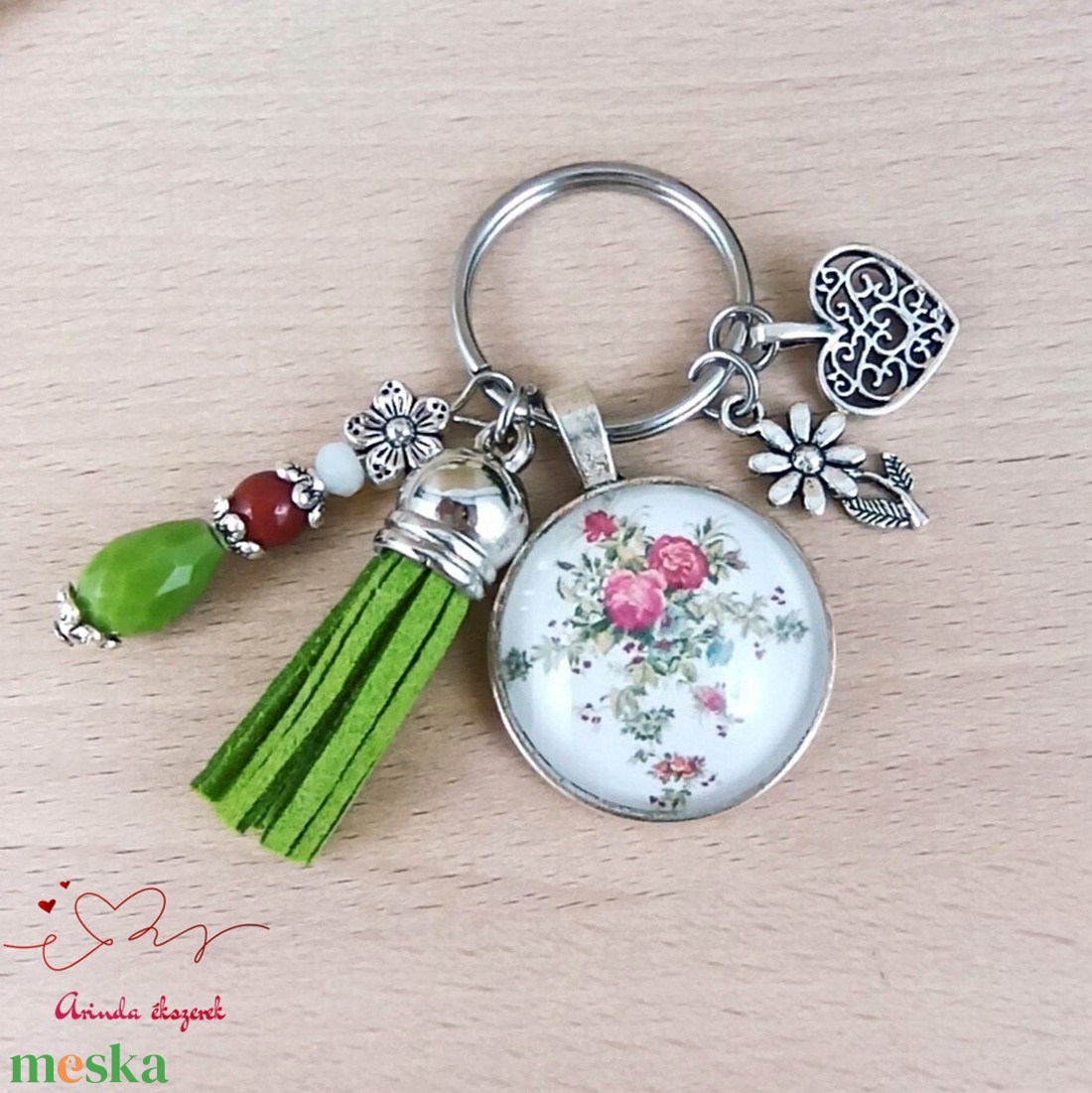 Vintage rózsalugas üveglencsés kulcstartó zöld bojttal � elegáns virágos ajándék nőknek - táska & tok - kulcstartó & táskadísz - kulcstartó - Meska.hu