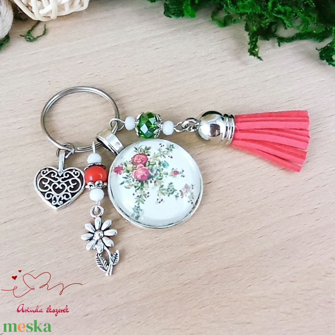 Vintage rózsalugas üveglencsés kulcstartó piros bojttal � elegáns virágos ajándék nőknek - táska & tok - kulcstartó & táskadísz - kulcstartó - Meska.hu