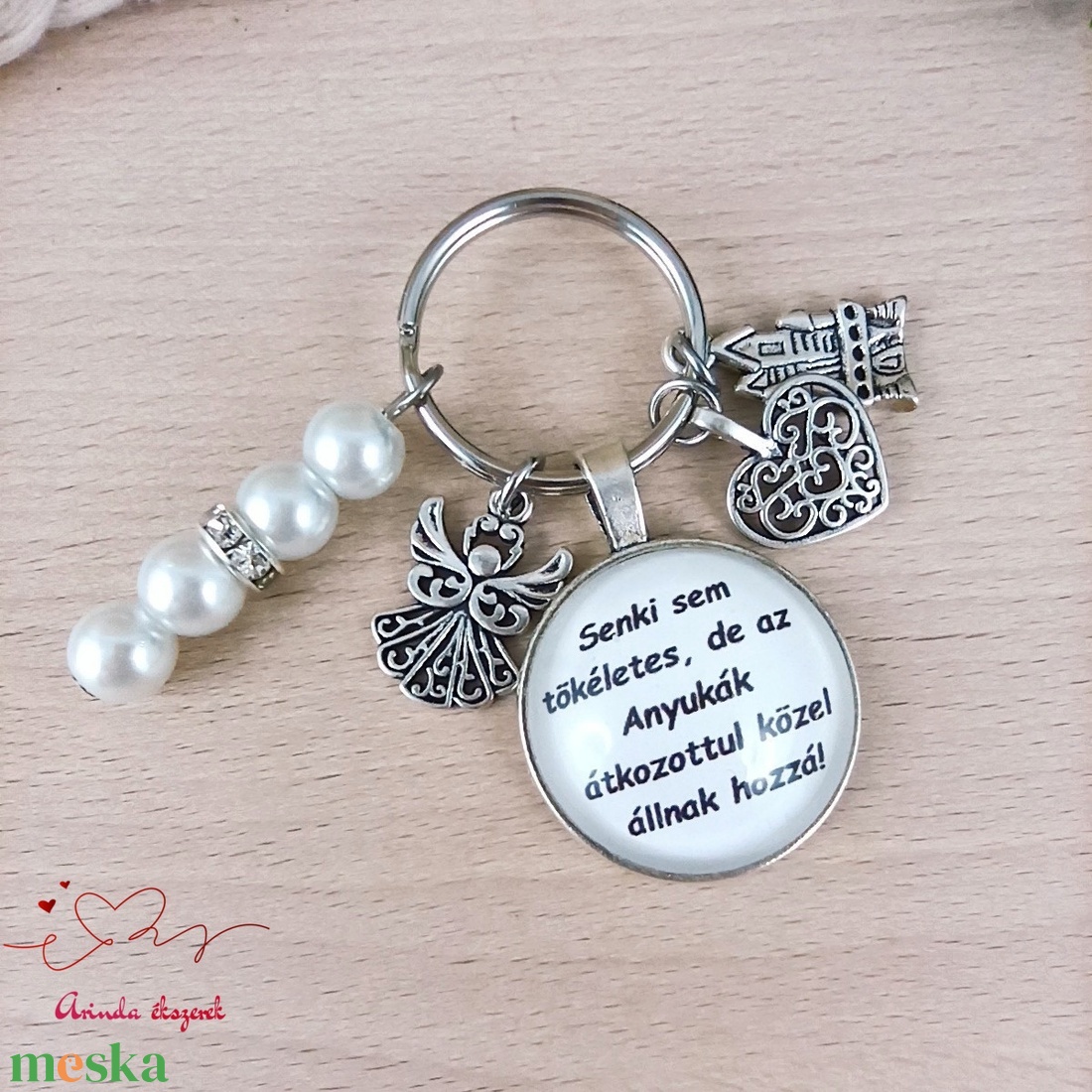 Senki sem tökéletes, de az Anyukák idézetes üveglencsés kulcstartó � ajándék anyának - táska & tok - kulcstartó & táskadísz - kulcstartó - Meska.hu