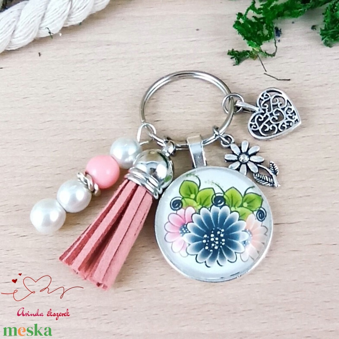 Színes virágok kulcstartó rózsaszín bojttal � ajándék óvónéninek, dadusnak tanévzáróra - táska & tok - kulcstartó & táskadísz - kulcstartó - Meska.hu