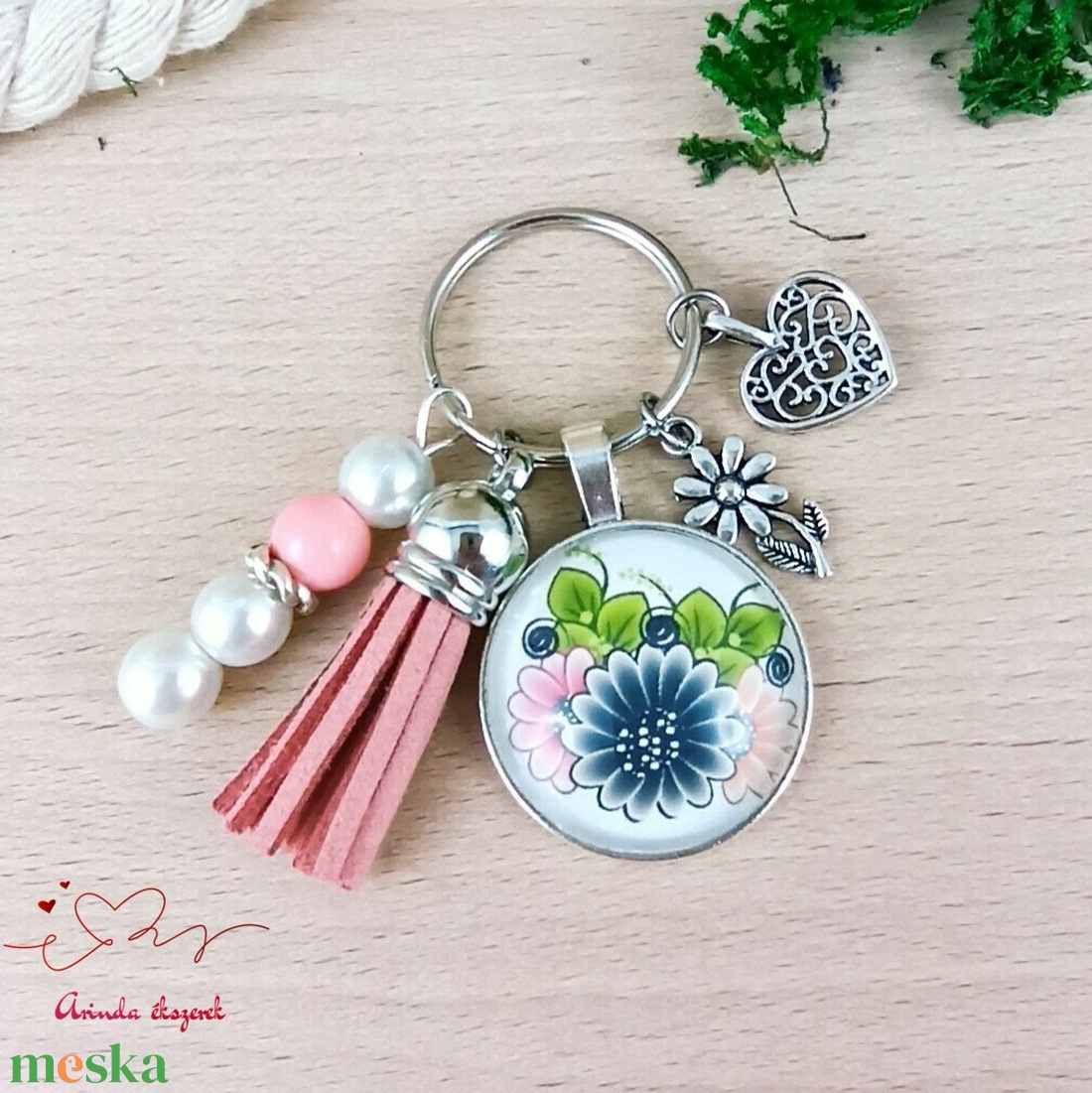Színes virágok kulcstartó rózsaszín bojttal � ajándék óvónéninek, dadusnak tanévzáróra - táska & tok - kulcstartó & táskadísz - kulcstartó - Meska.hu