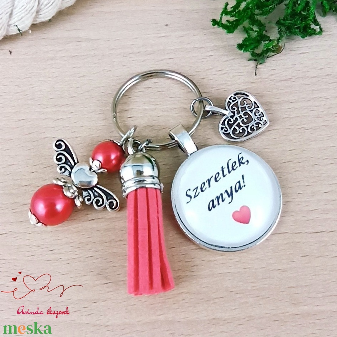 Anyák napi ajándék � Szeretlek anya kulcstartó piros bojttal - táska & tok - kulcstartó & táskadísz - kulcstartó - Meska.hu