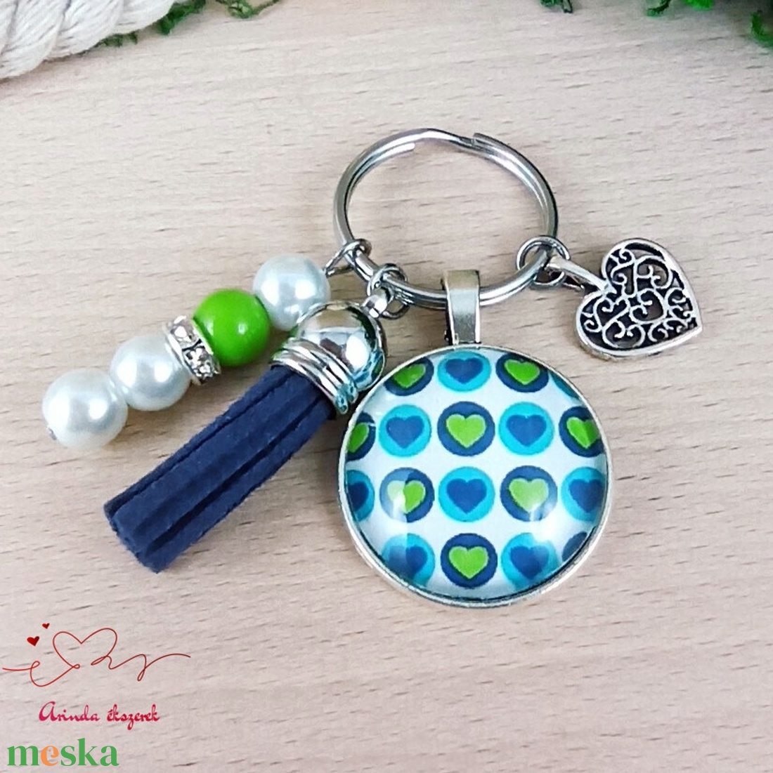 Szíves kulcstartó kék bojttal � ajándék barátnőnek, anyának - táska & tok - kulcstartó & táskadísz - kulcstartó - Meska.hu