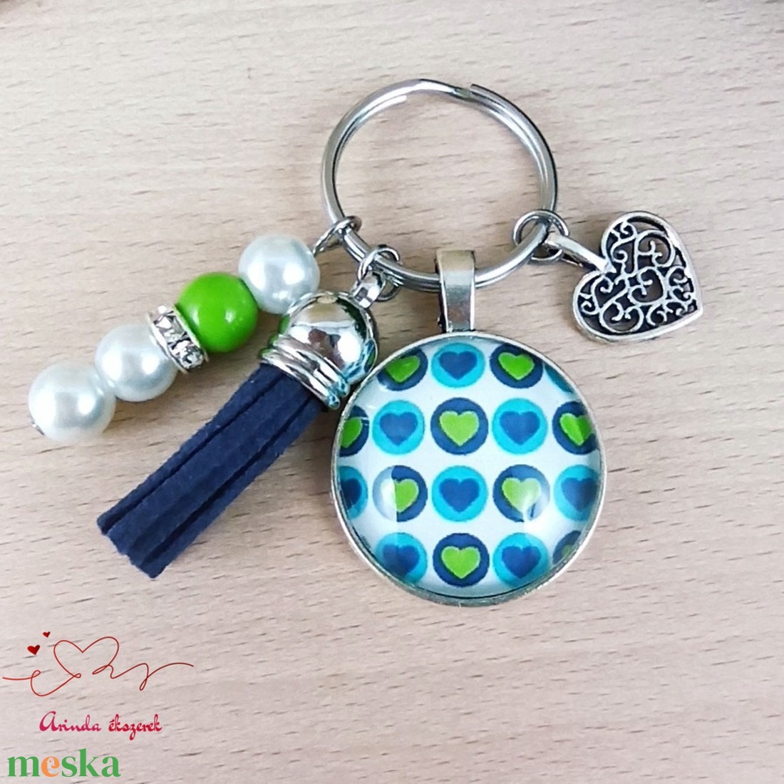 Szíves kulcstartó kék bojttal � ajándék barátnőnek, anyának - táska & tok - kulcstartó & táskadísz - kulcstartó - Meska.hu