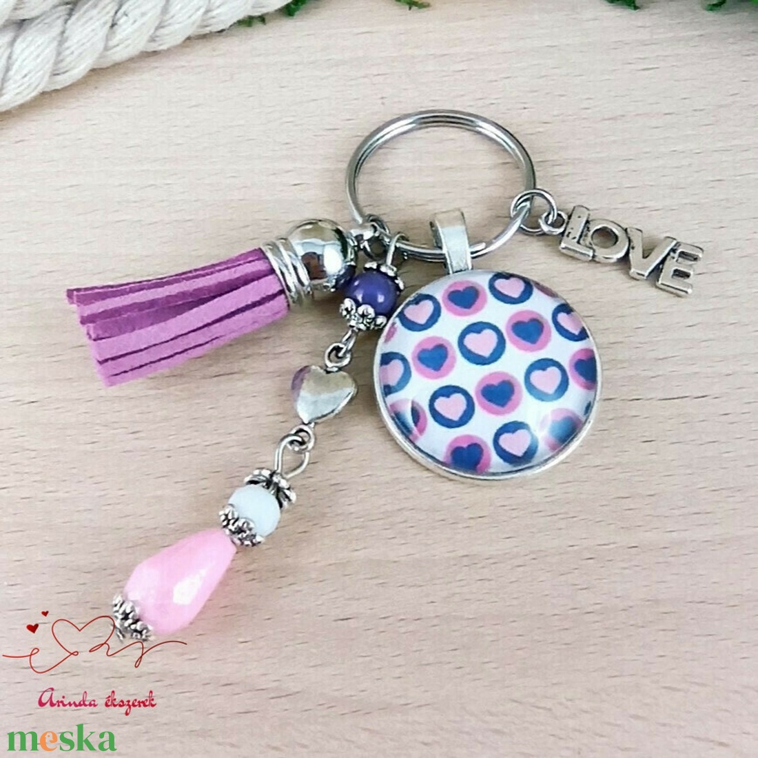 Szíves kulcstartó rózsaszín bojttal � ajándék barátnőnek, anyának - táska & tok - kulcstartó & táskadísz - kulcstartó - Meska.hu