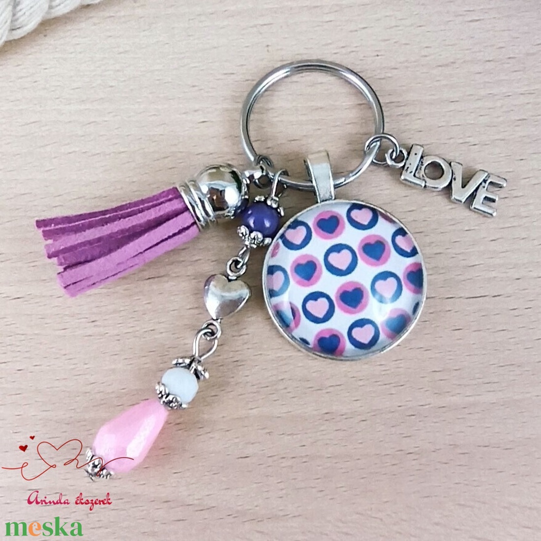 Szíves kulcstartó rózsaszín bojttal � ajándék barátnőnek, anyának - táska & tok - kulcstartó & táskadísz - kulcstartó - Meska.hu