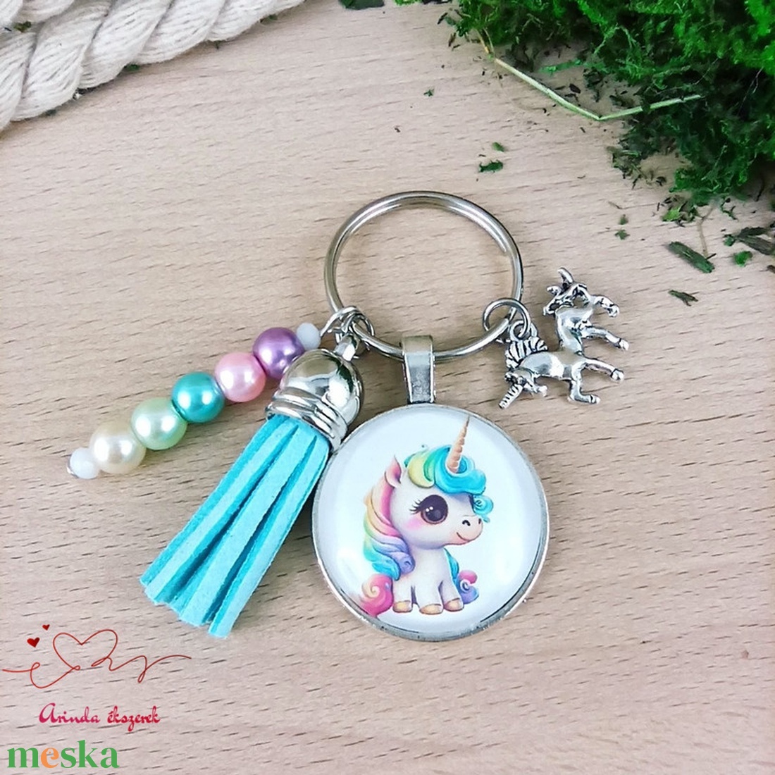 Unikornisos üveglencsés kulcstartó kék bojttal � ajándék gyerekeknek - táska & tok - kulcstartó & táskadísz - kulcstartó - Meska.hu