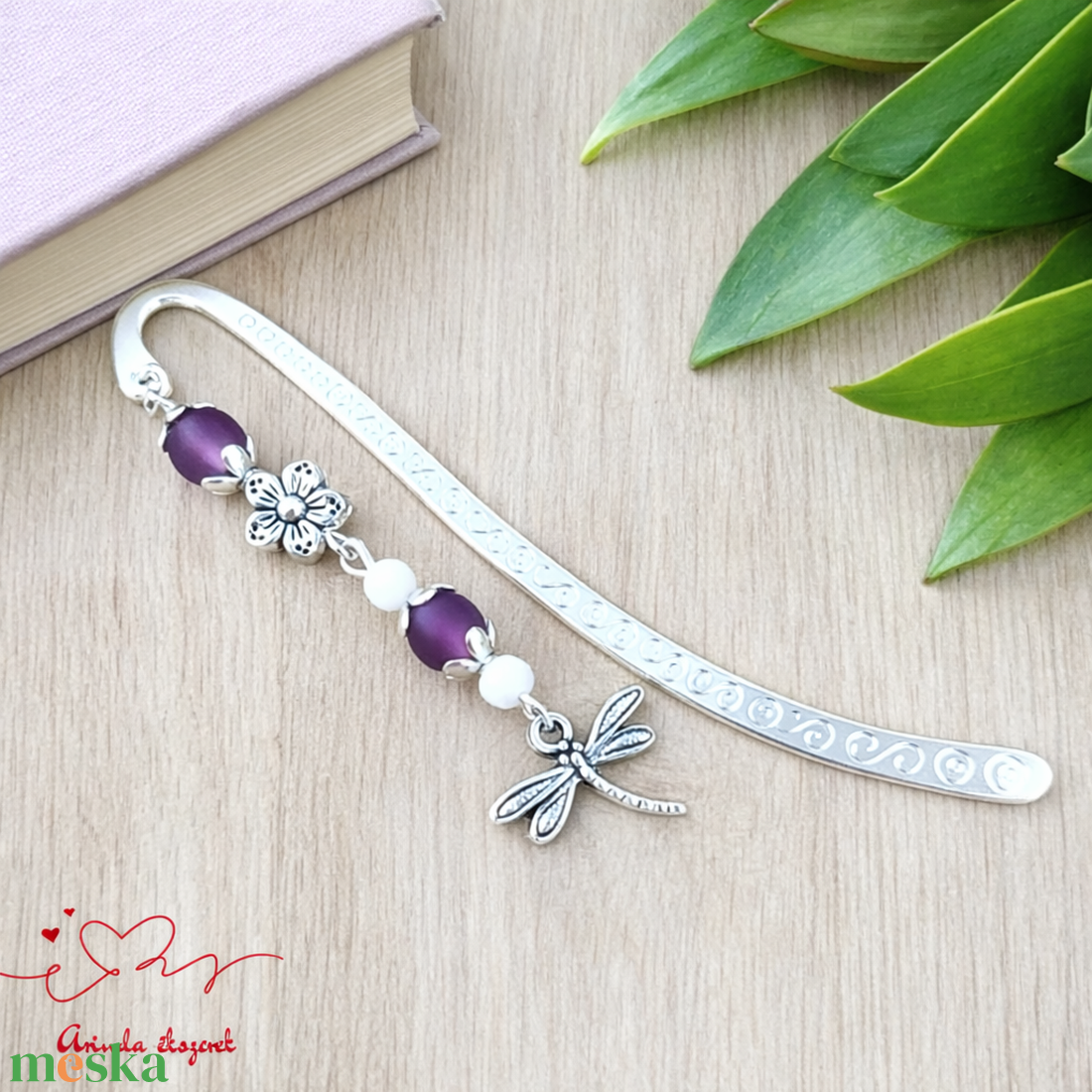 Szitakötő charm könyvjelző óvónéninek évzáróra � lila gyöngyökkel - könyv & zene - könyvjelző - Meska.hu