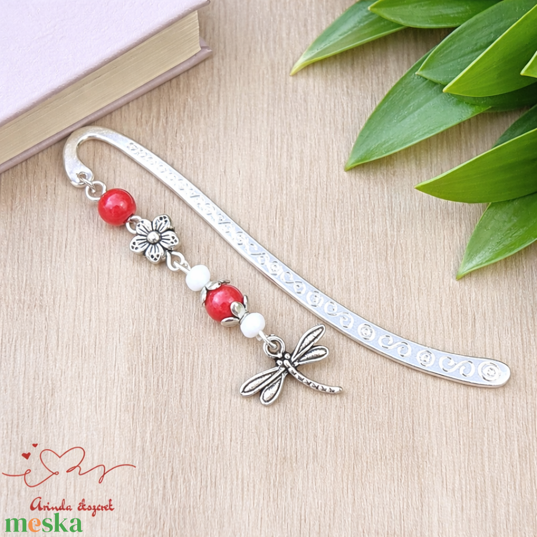 Szitakötő charm könyvjelző óvónéninek évzáróra � piros gyöngyökkel - könyv & zene - könyvjelző - Meska.hu