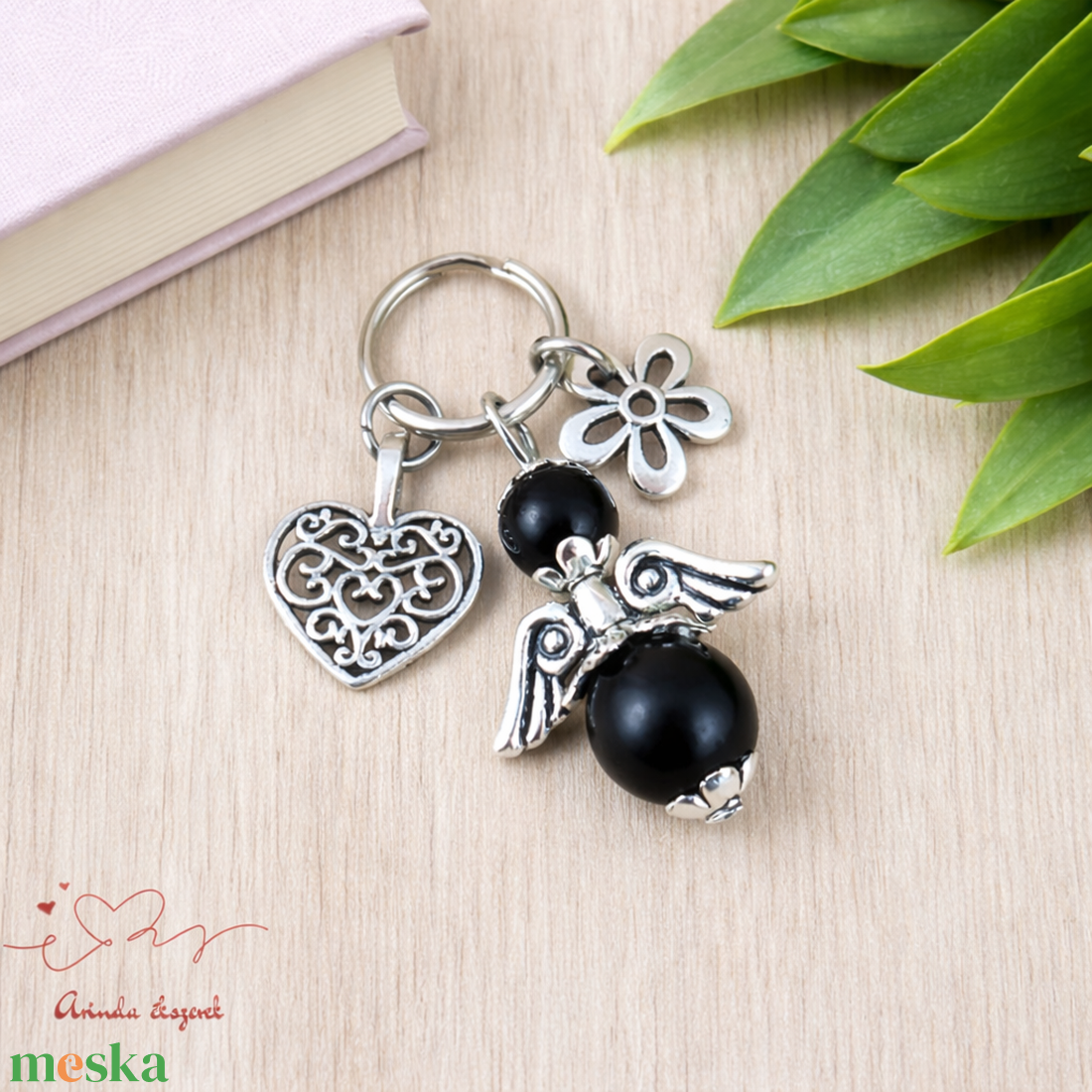 Fekete angyalkás kulcstartó - tanár búcsúajándék, pedagógus ajándék évzáróra - táska & tok - kulcstartó & táskadísz - kulcstartó - Meska.hu
