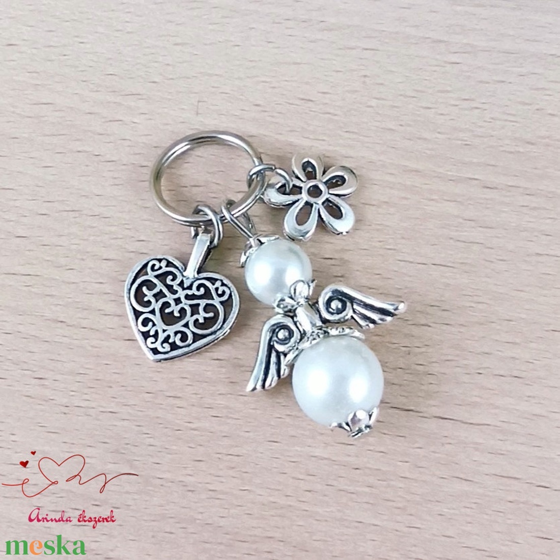 Fehér angyalkás kulcstartó � kézműves kulcstartó ajándék, angyalka táskadísz - táska & tok - kulcstartó & táskadísz - kulcstartó - Meska.hu