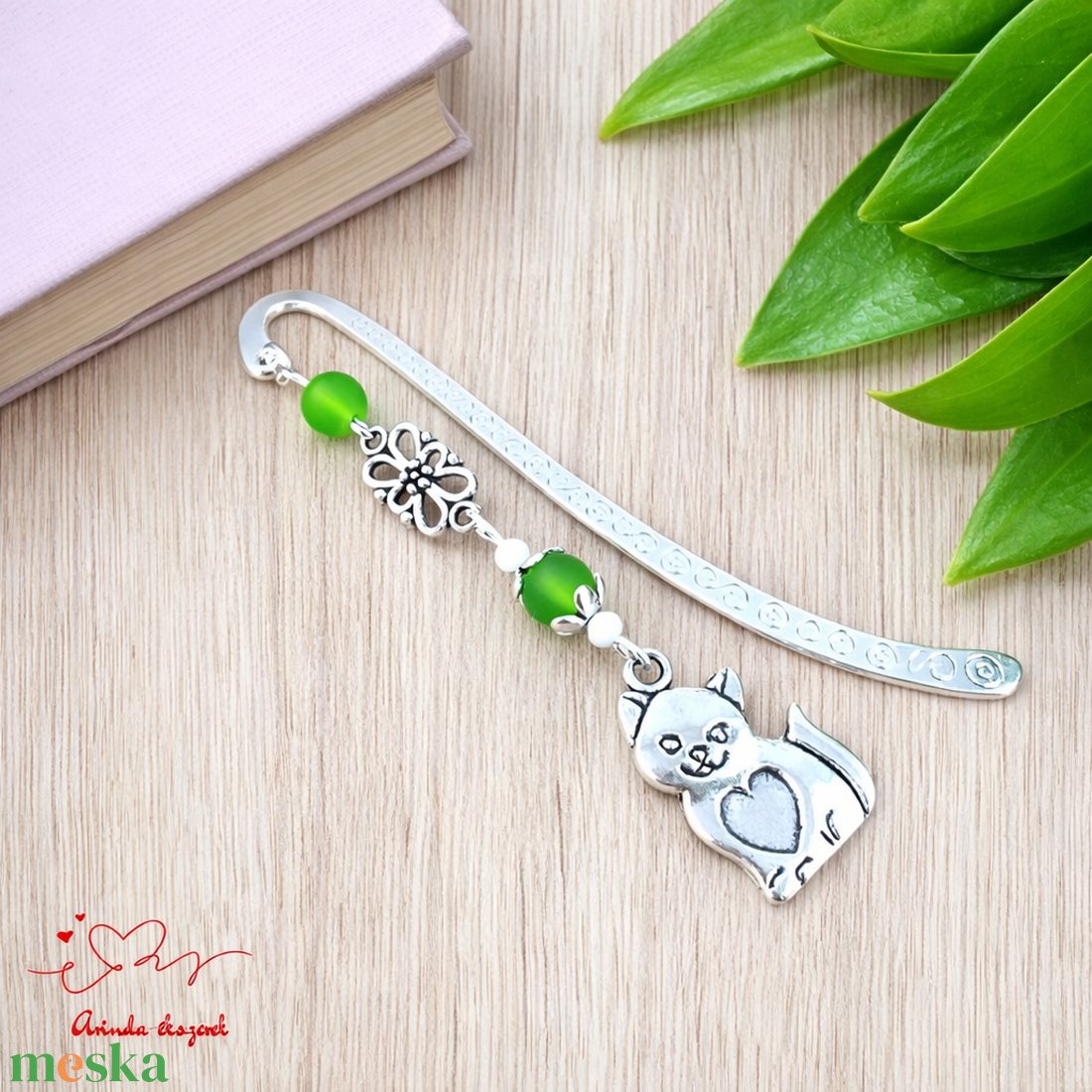 Cicás könyvjelző zöld gyöngyökkel � kézzel készült ajándék állatbarátoknak, macskakedvelőknek névnapra, születésnapra - könyv & zene - könyvjelző - Meska.hu