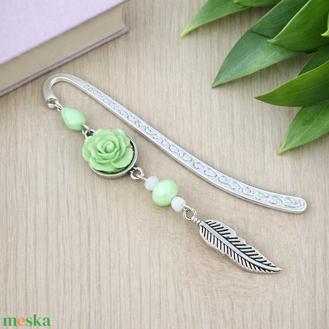 Menta rózsás könyvjelző - Anyák napi apró figyelmesség #65 - könyv & zene - könyvjelző - Meska.hu