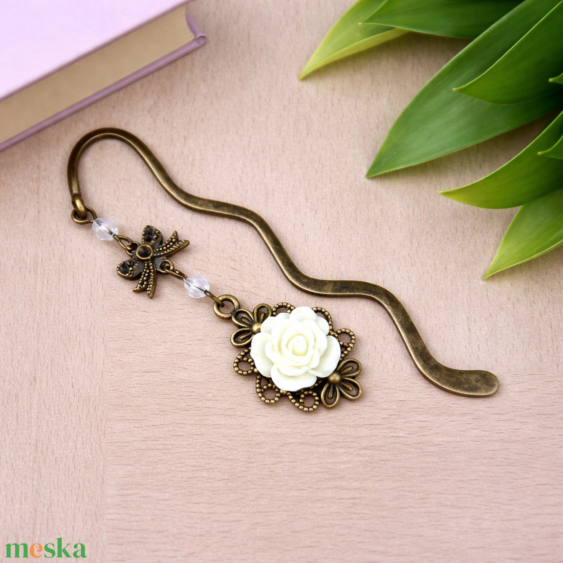 Rózsaszín rózsás könyvjelző - Anyák napi apró figyelmesség #28 - könyv & zene - könyvjelző - Meska.hu