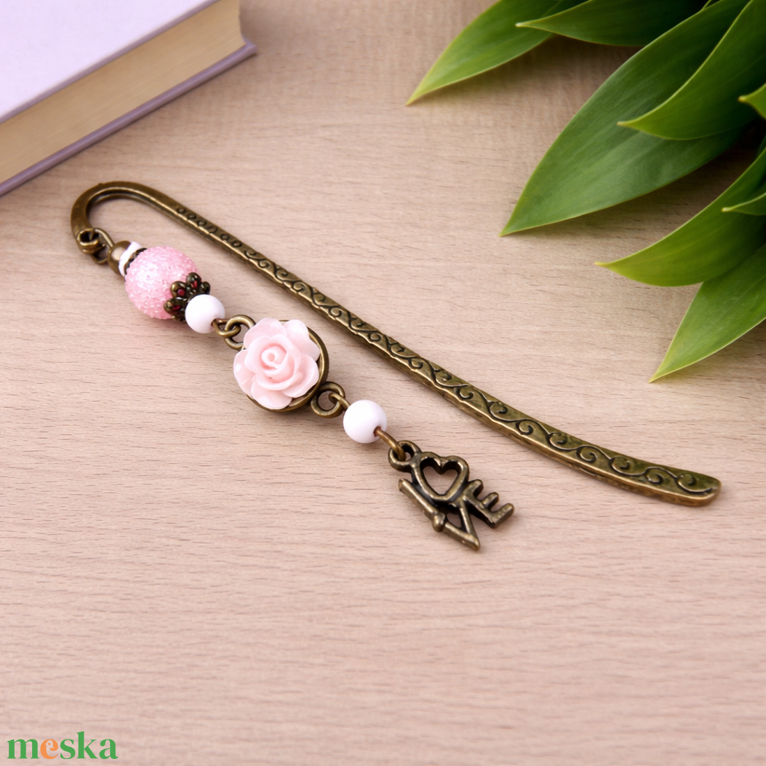 Rózsaszín rózsás könyvjelző - Anyák napi apró figyelmesség #21 - könyv & zene - könyvjelző - Meska.hu