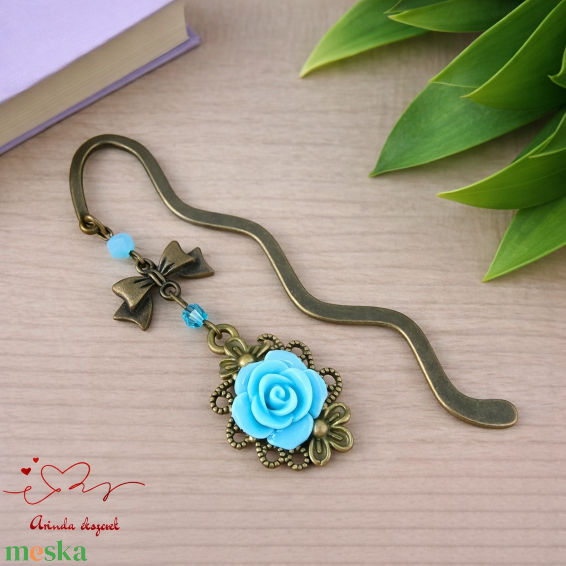 Világoskék rózsás könyvjelző - Anyák napi apró figyelmesség #3 - könyv & zene - könyvjelző - Meska.hu