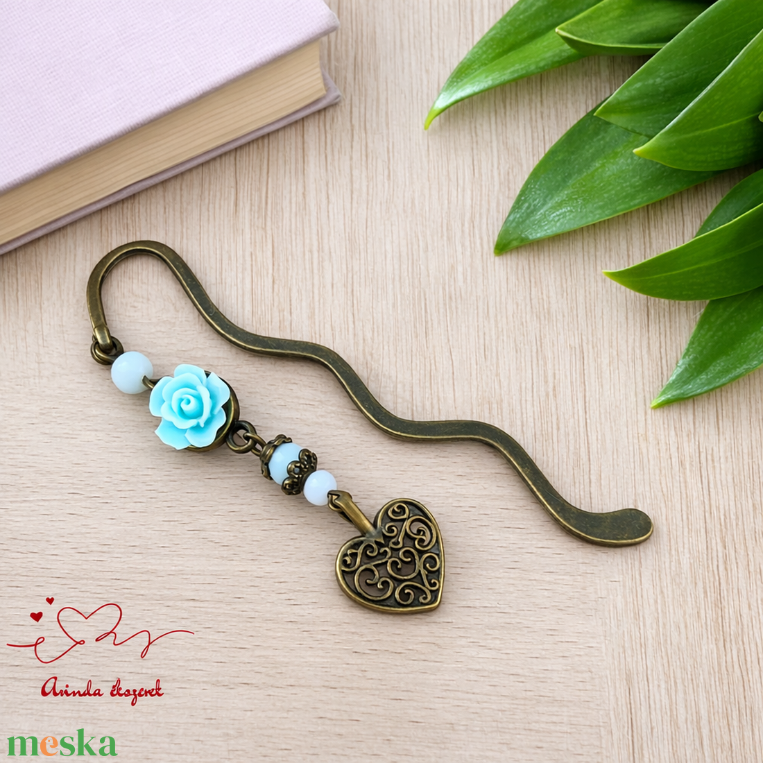 Világoskék rózsás könyvjelző - Anyák napi apró figyelmesség #8 - könyv & zene - könyvjelző - Meska.hu