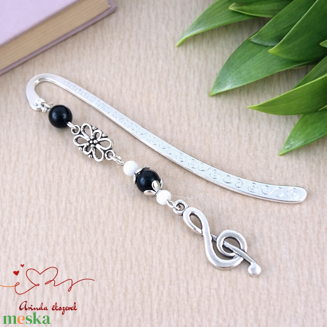 Violinkulcs könyvjelző � fekete gyöngyökkel, évzáró ajándék pedagógusnak - könyv & zene - könyvjelző - Meska.hu