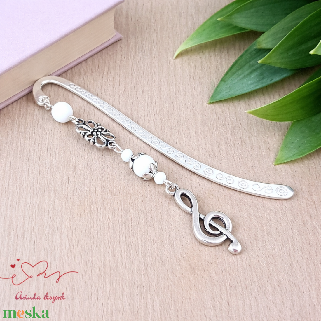 Violinkulcs könyvjelző � fehér gyöngyökkel, évzáró ajándék pedagógusnak - könyv & zene - könyvjelző - Meska.hu