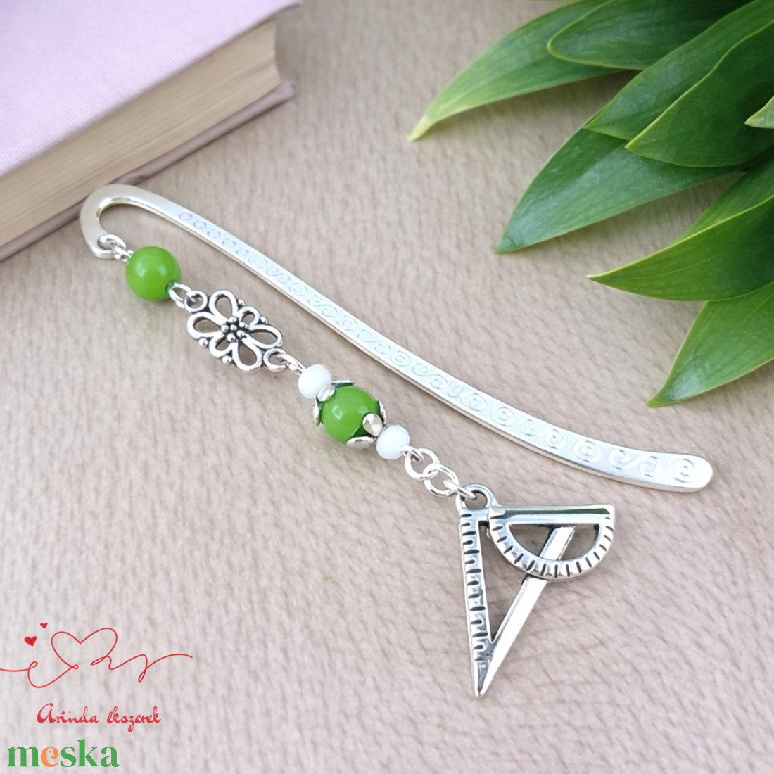 Vonalzó könyvjelző � zöld gyöngyökkel, kézzel készült tanári ajándék - könyv & zene - könyvjelző - Meska.hu