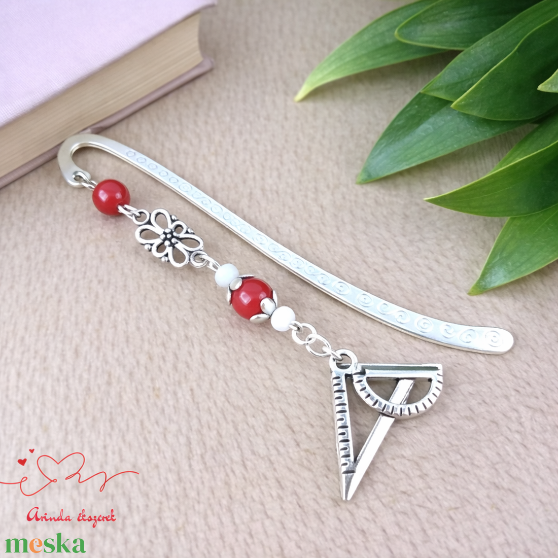 Vonalzó könyvjelző � piros gyöngyökkel, kézzel készült tanári ajándék - könyv & zene - könyvjelző - Meska.hu